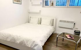 Central Studio Flat